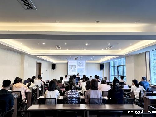 1.专题讲座《红军长征在甘孜》 1.专题讲座《红军长征在甘孜》