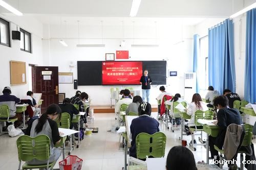 5.美术造型赛项造型与装饰创作模块比赛现场一 5.美术造型赛项造型与装饰创作模块比赛现场一