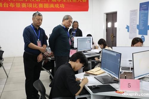 9.监督员进行赛场监督 9.监督员进行赛场监督