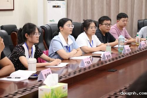 7参会教师认真学习 7参会教师认真学习