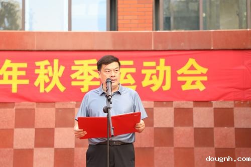 5学校党委副书记、校长马进伟致开幕词 5学校党委副书记、校长马进伟致开幕词