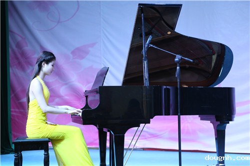 钢琴独奏.jpg