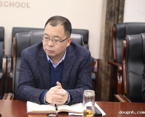 党委副书记段红军对发言进行点评