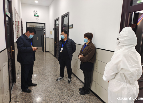 第一时间向党委书记、校长宋志强汇报情况