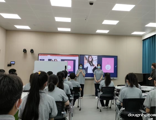 王艳芬老师与学生分享感人的友情故事