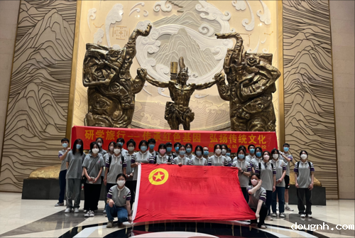 领略中原地区悠久深邃的历史文化