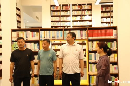 4参观智慧图书馆