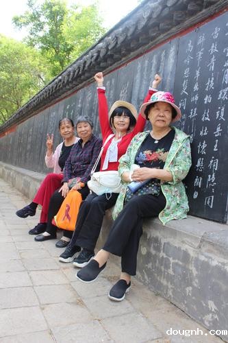 5欢声笑语，轻松时刻