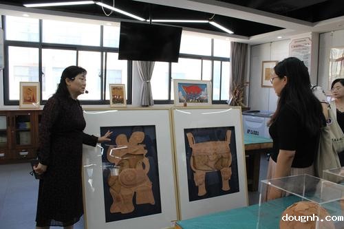 2 展示博物馆系列皮艺作品