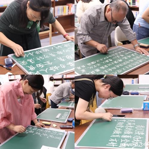 4参赛教师认真书写，尽显育人情怀