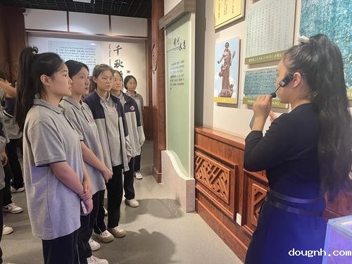 8认真聆听黄河水患情况