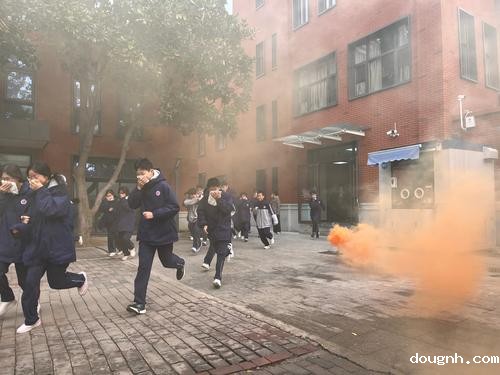 118新利app开展消防安全演练活动