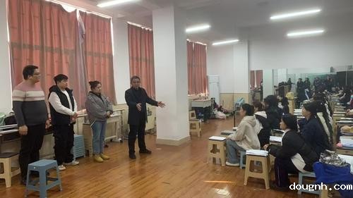 2.副校级干部赵泳江指导相关工作