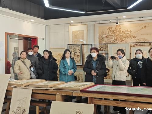 5.参观学校非遗实训中心