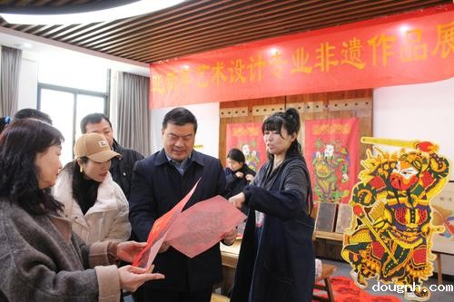 4体验木版年画印制技艺