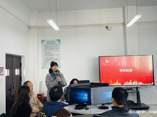 设计电商部主任贾芳寄语电商专业学生