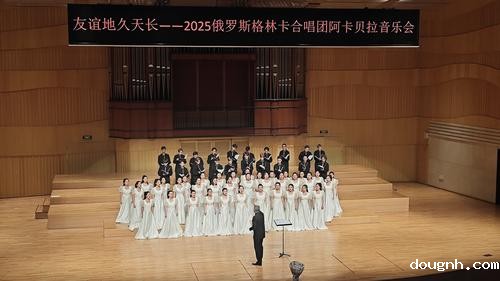 1倾情合作《半个月亮爬上来》