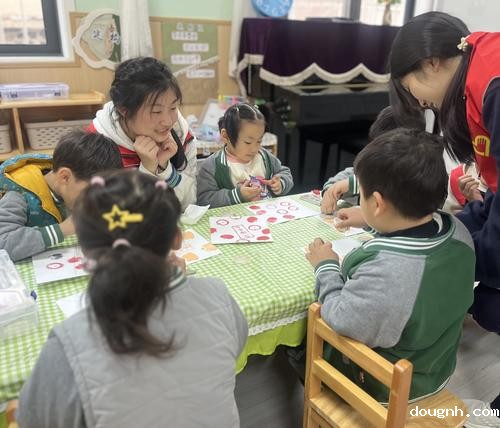 8-志愿相伴 温暖时刻