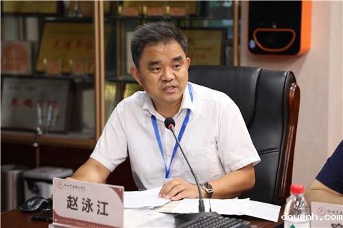 4.学校副校级干部赵泳江汇报学校非遗工作开展情况