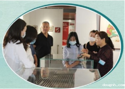 介绍非遗木版年画校园传承情况