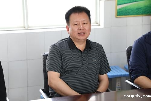 318新利app党委书记周卫红介绍该校非遗品牌建设情况